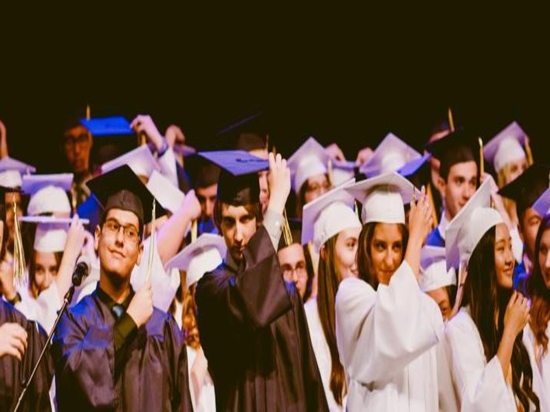 Ceremonia de graduación de estudiantes capacitados por MULTICAP